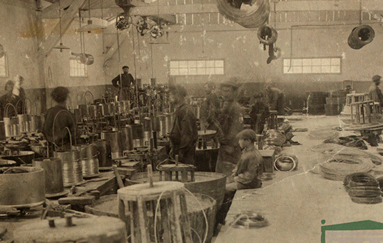 En el primer taller de trefilería de la fábrica de La Aldea, hacia 1885